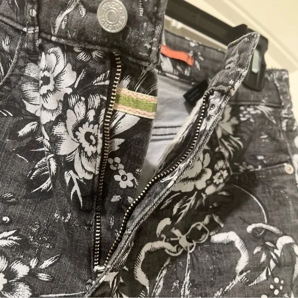 Anthropologie Pilcro The High Rise Cigarette Floral Straight Jeans Sz 28 NWOT