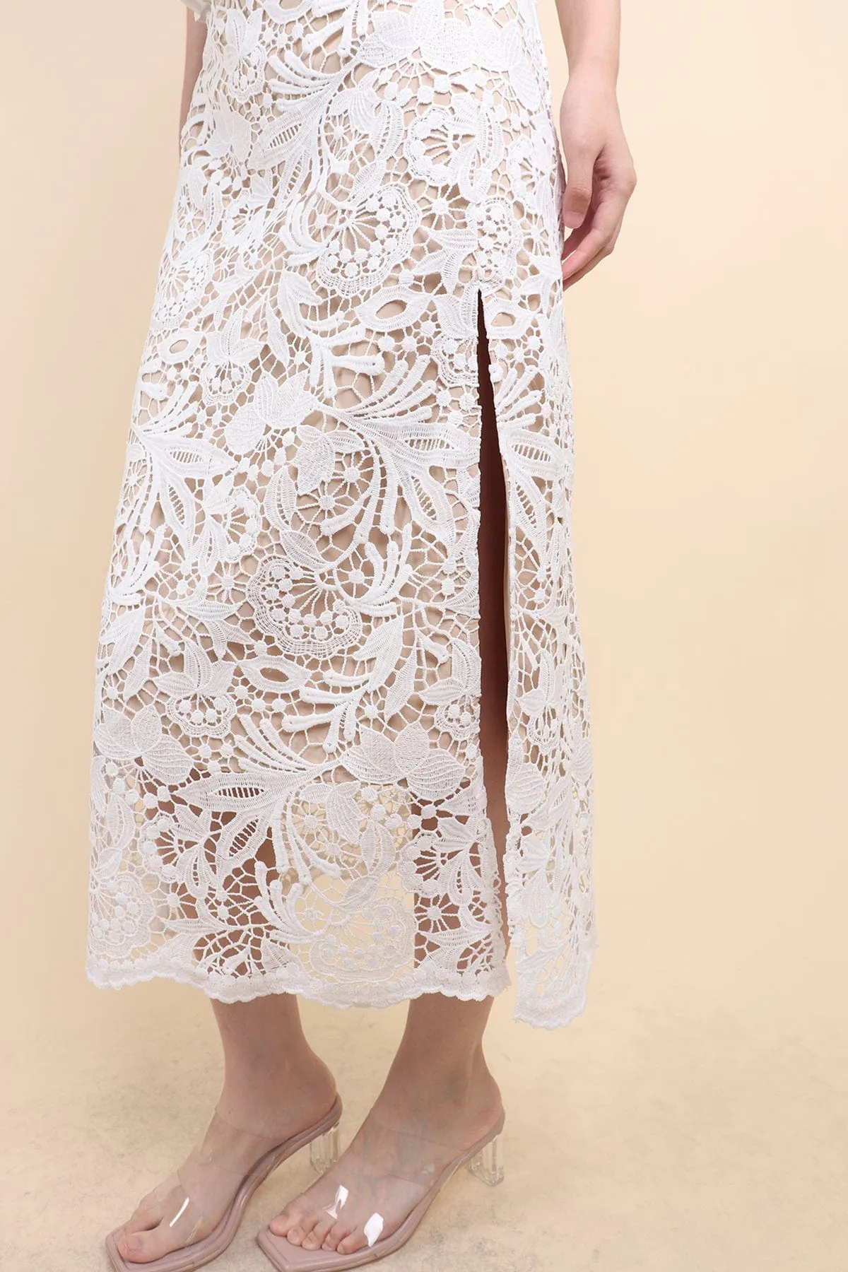 ANTOINETTE CROCHET SLIT MIDI SKIRT IN WHITE