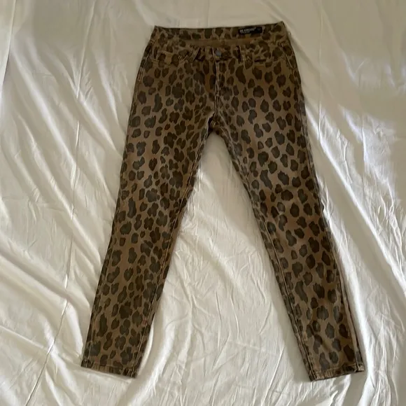 [BlankNYC] “The Reade Crop” in “Catwalk.” Size 27.