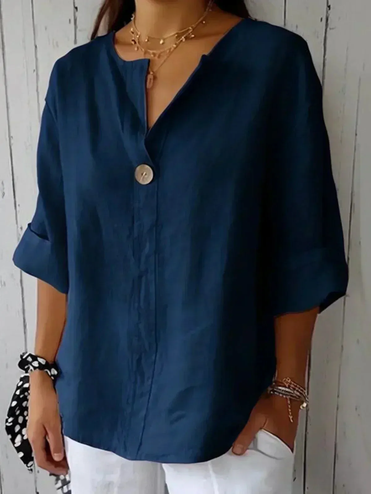 Cai | RELAXED V-NECK BLOUSE