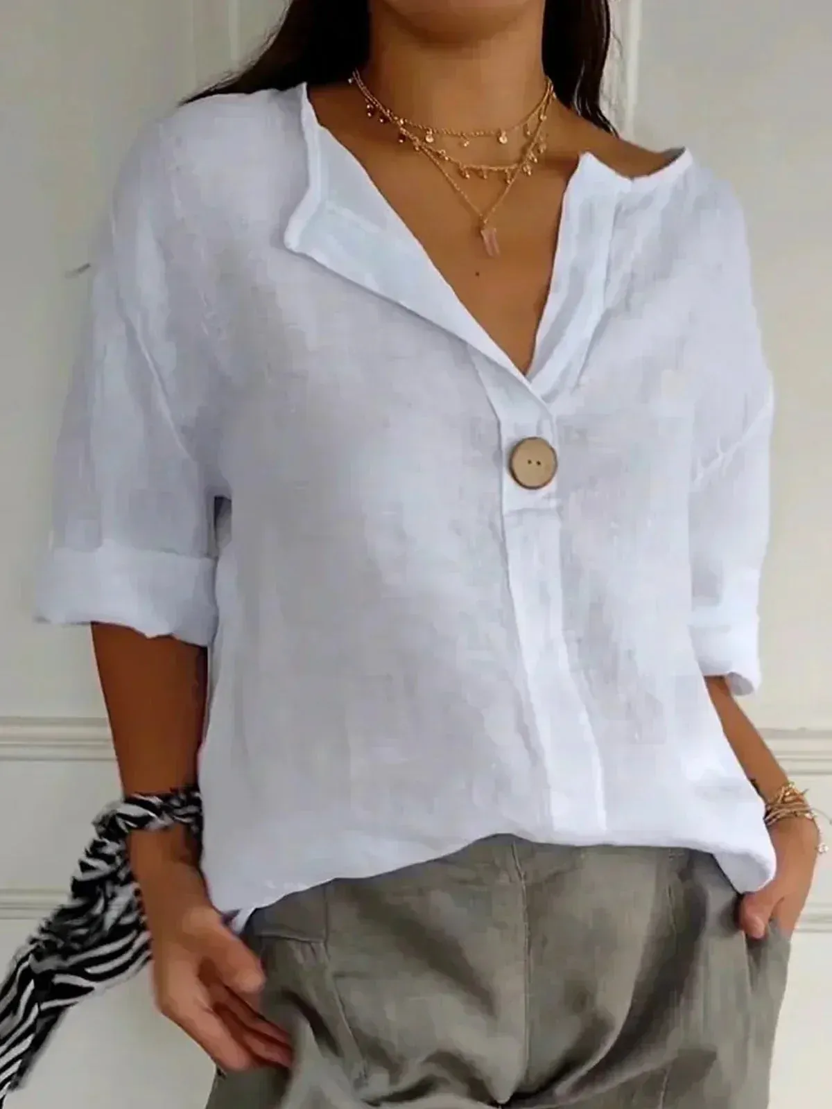 Cai | RELAXED V-NECK BLOUSE
