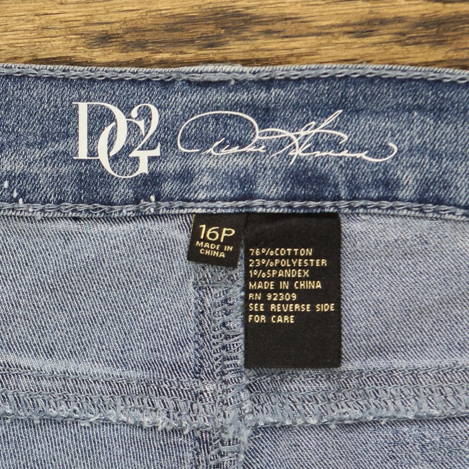 DG2 by Diane Gilman Womens Star Needle Punch Cropped Jeans Chambray Blue 16P