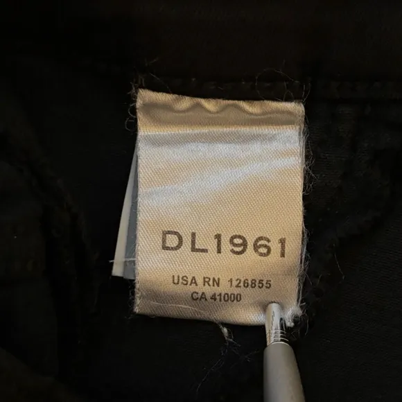 DL1961 Bridget Boot High Rise Instasculpt Crop Coated Jeans Size 31