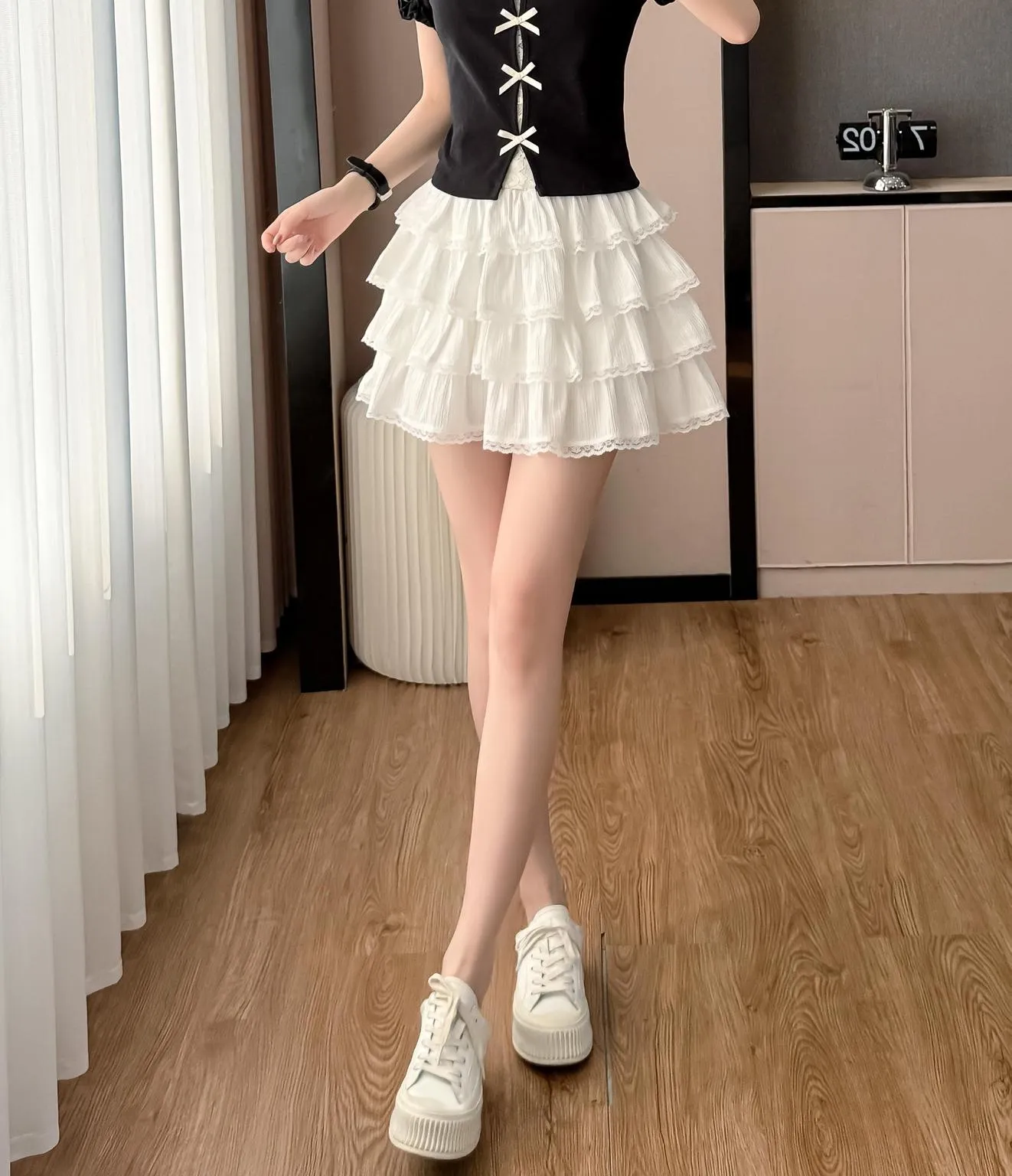 Elegant Tiered Mini Skirt with Inner Lining and Lace for Women