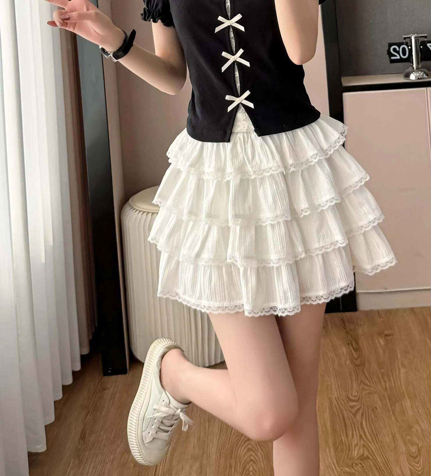 Elegant Tiered Mini Skirt with Inner Lining and Lace for Women