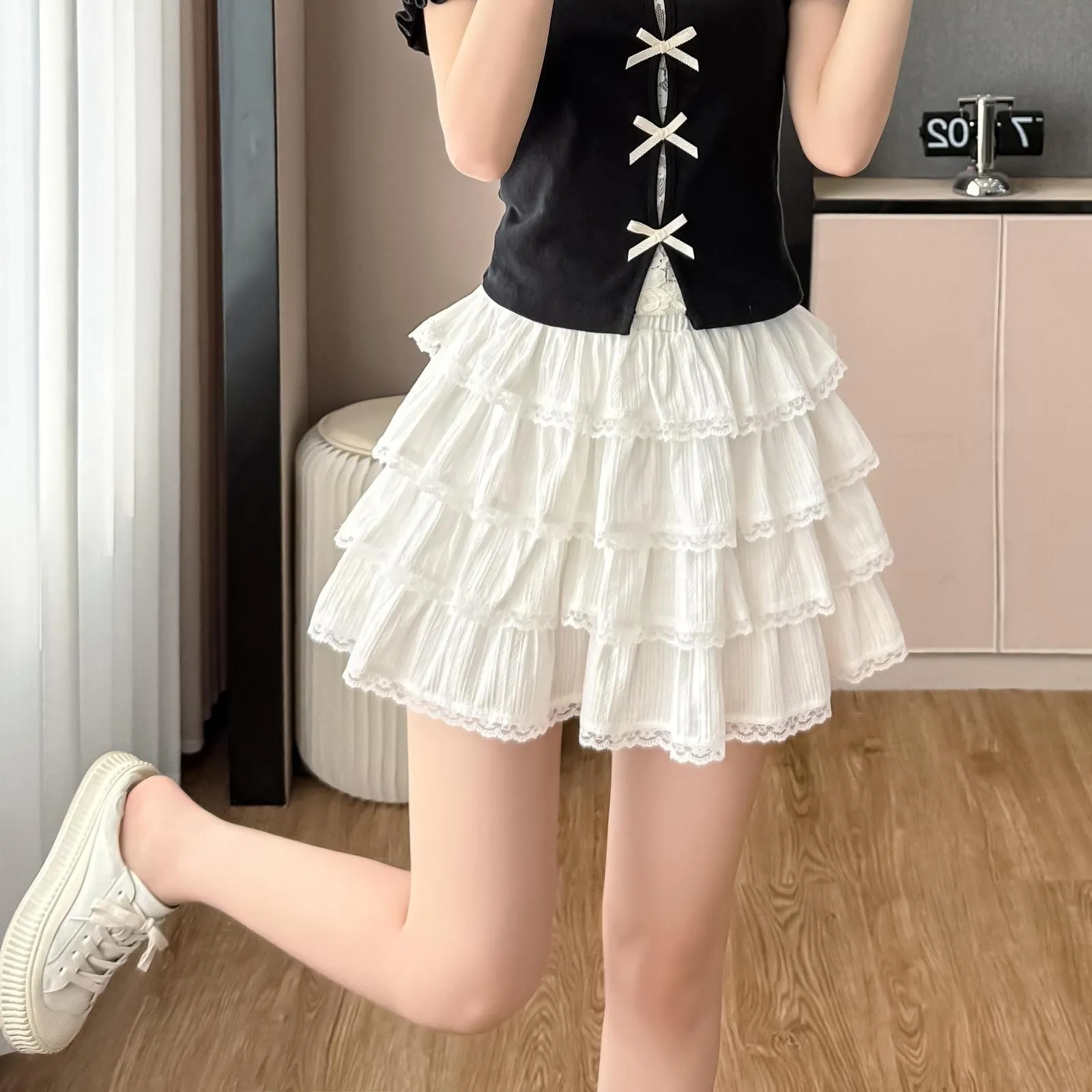 Elegant Tiered Mini Skirt with Inner Lining and Lace for Women