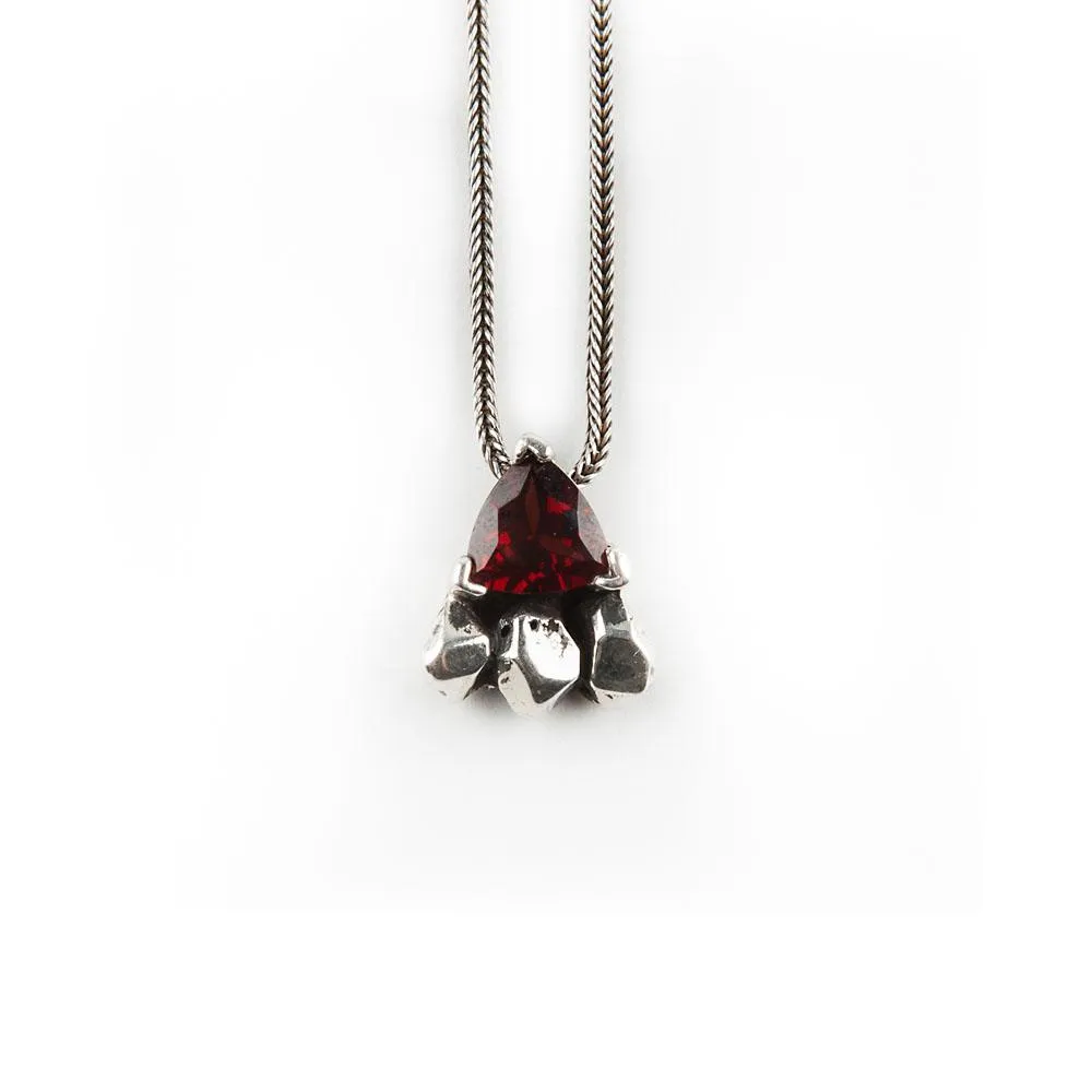 FEATHER SPEAR NECKLACE | GARNET