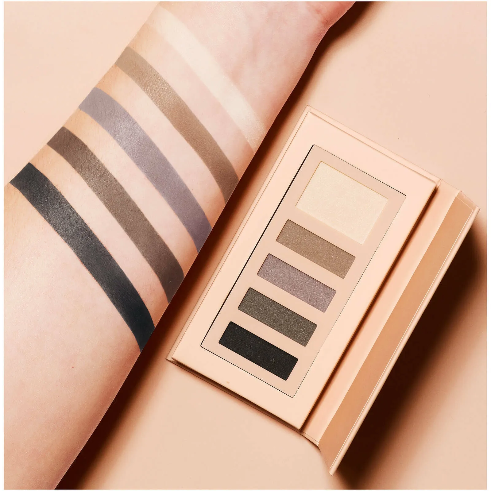 GIGI HADID Eye Contour Pallete GG02