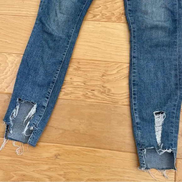 Good American Good Legs Raw Step Hem Skinny Jeans Blue082 Light Wash Size 27