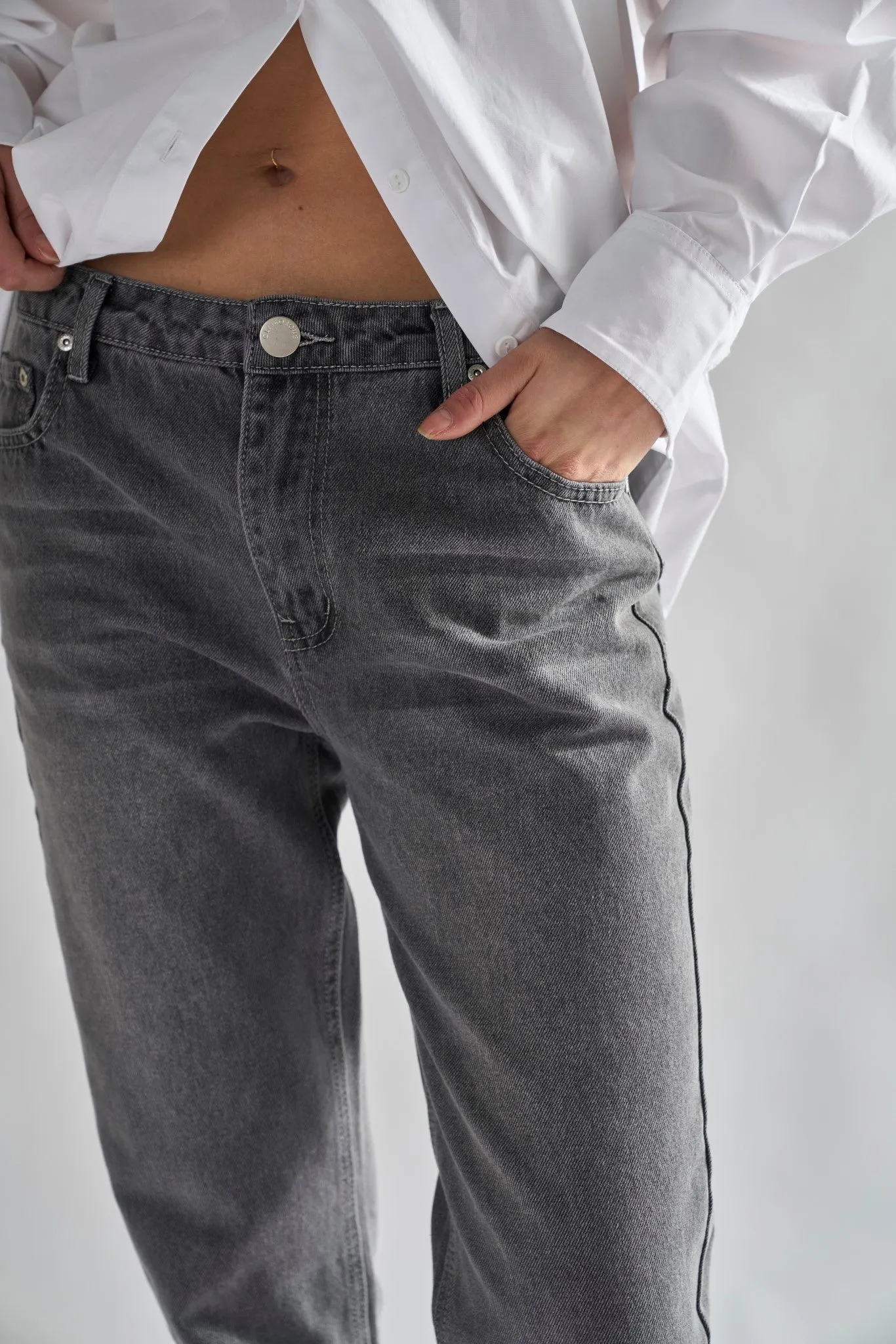 Grey Wash Low-Rise Cropped Jeans