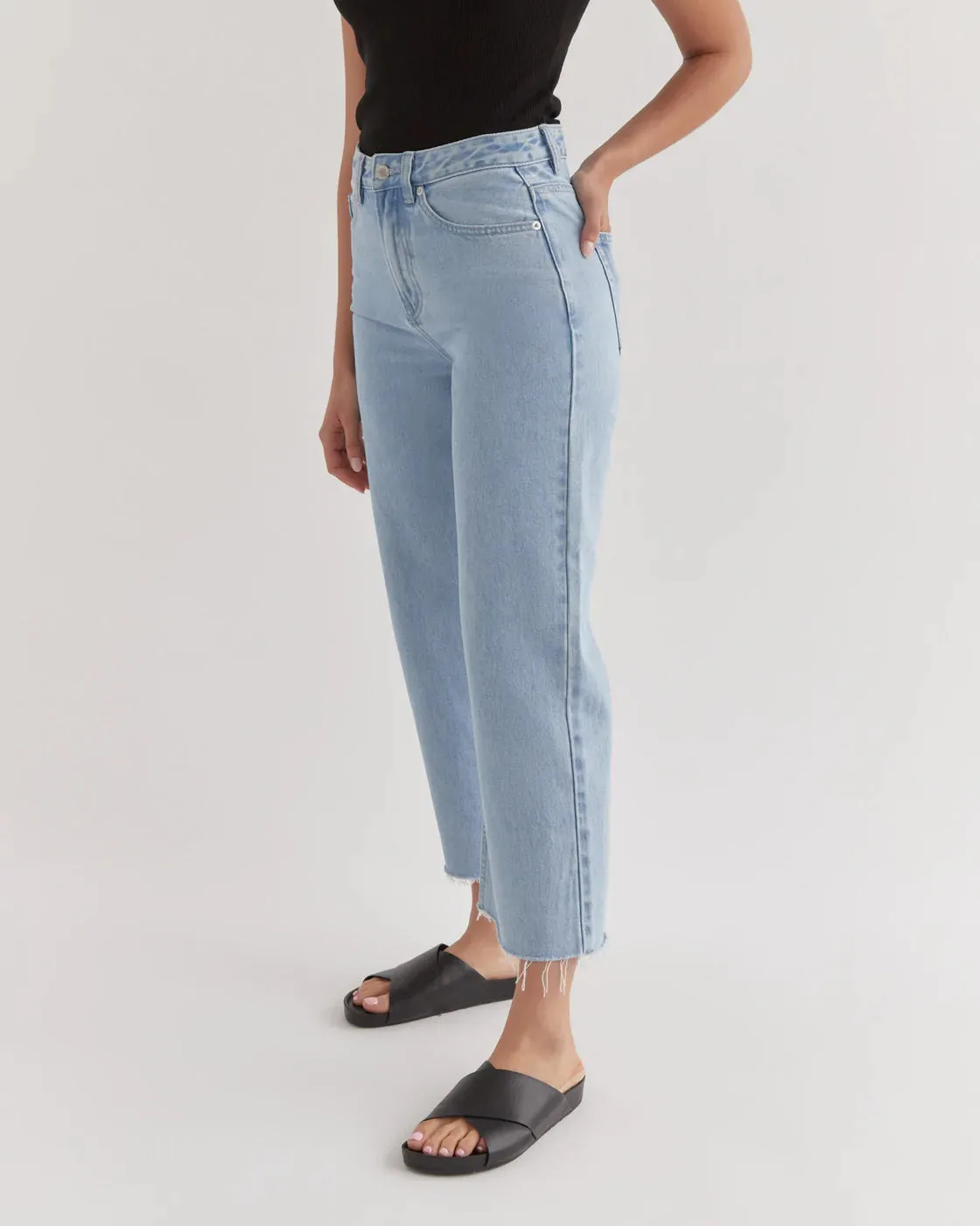 High Waisted Flare Jeans - Super Light Indigo