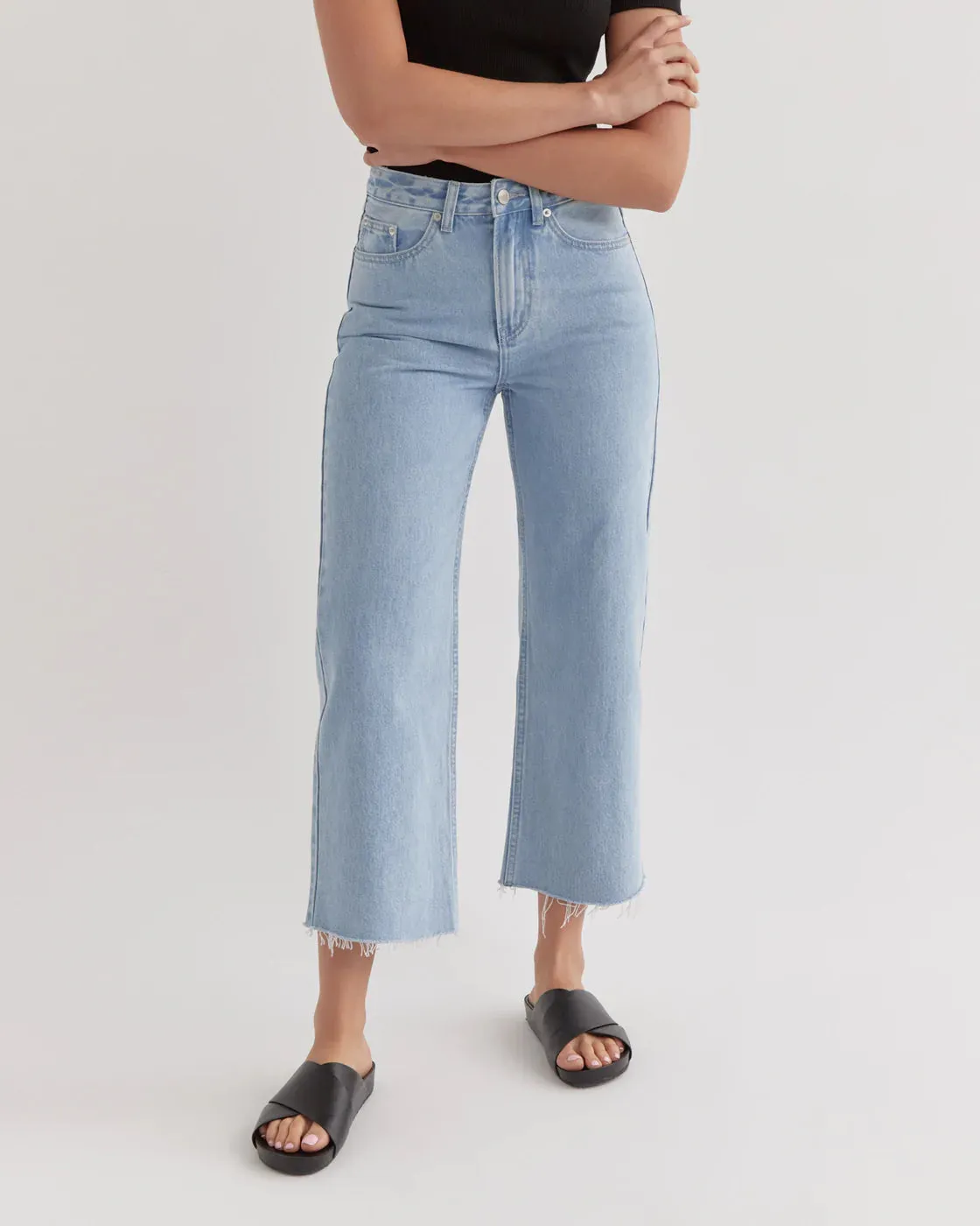 High Waisted Flare Jeans - Super Light Indigo