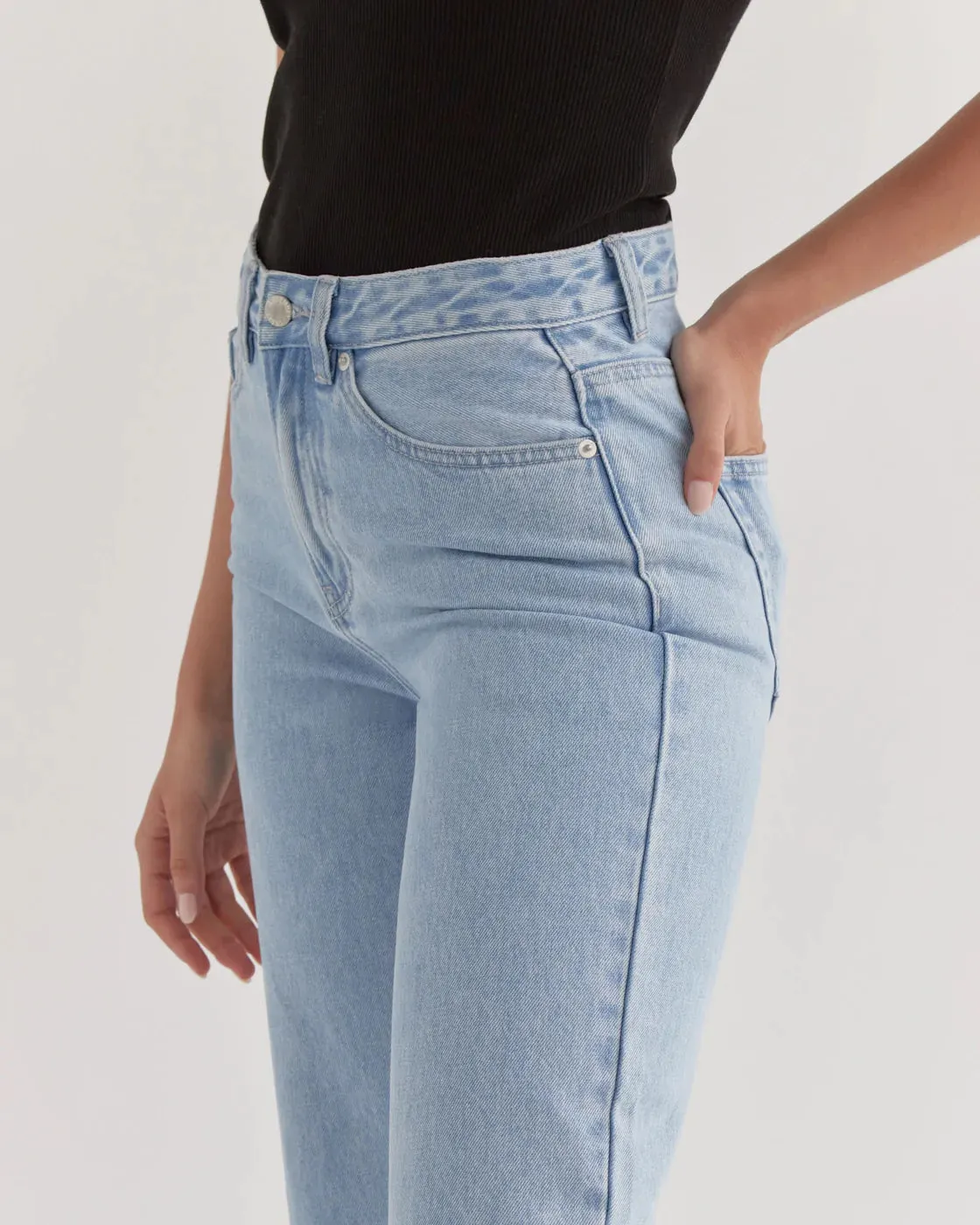 High Waisted Flare Jeans - Super Light Indigo