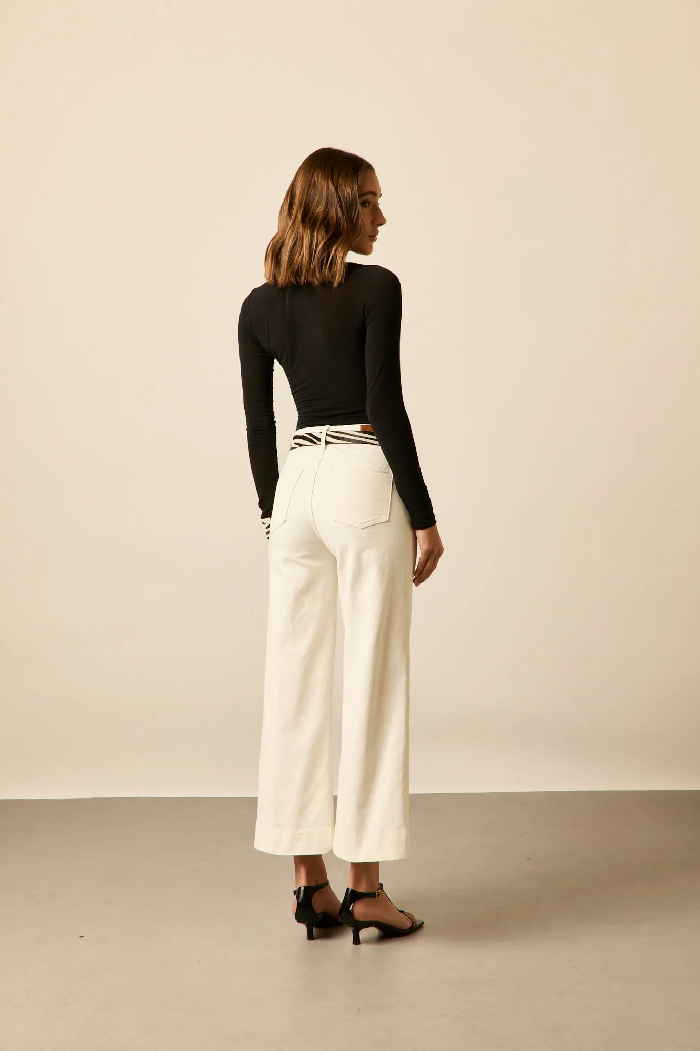 Jeans cropped blanco