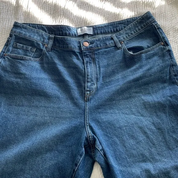 Lane Bryant High-Rise Cropped Girlfriend Straight leg jeans