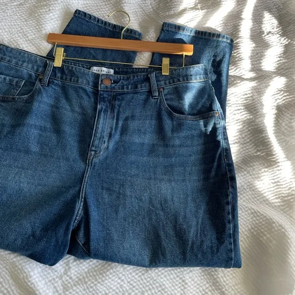 Lane Bryant High-Rise Cropped Girlfriend Straight leg jeans