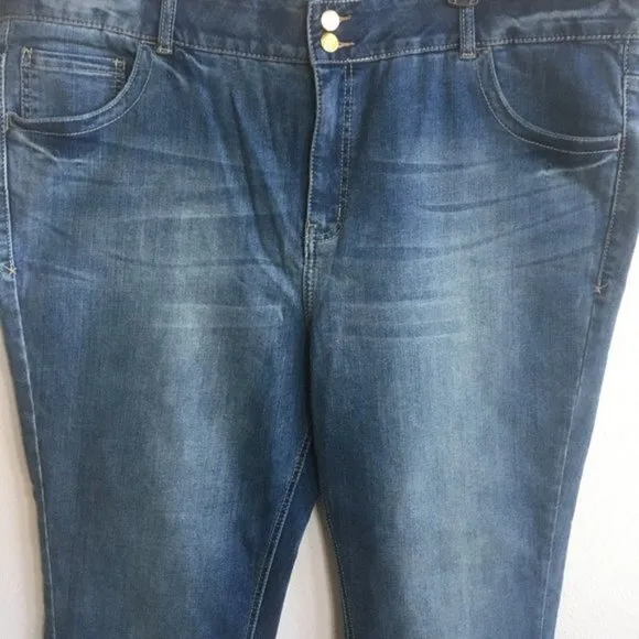 Lane Bryant Medium Wash Straight Leg Fit Jeans 26