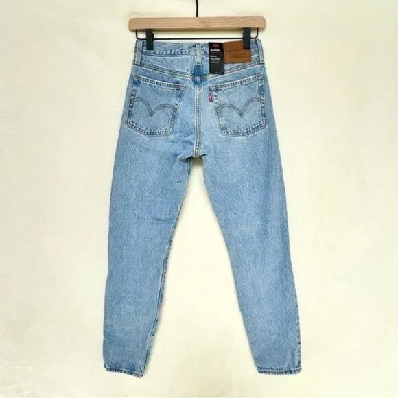 Levi’s Distressed Wedgie Icon Fit Jeans
