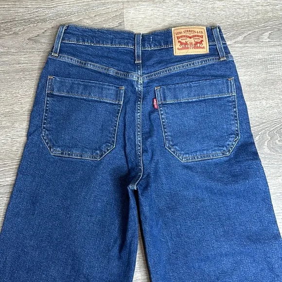 Levi’s Mile High Rise Cropped Wide Leg Jeans Button-Fly Blue Women’s Sz 25