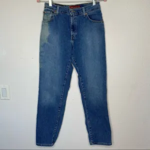 Levi’s Vintage 550 Classic Relaxed Fit Tapered Fit Mom Jeans