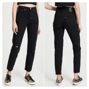 LEVI’S • Wedgie Icon in Black Desert • 24