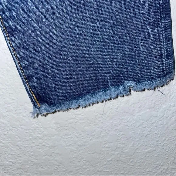 Levi’s Women’s Wedgie Straight Fit Jean Below The Belt Medium Wash Raw Hem