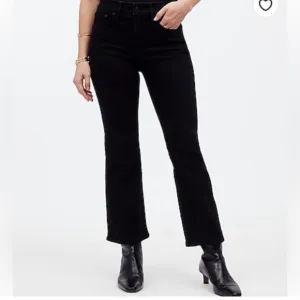 Madewell Mid Rise Kick Out Crop Jeans Women's Size 33P NWT Black