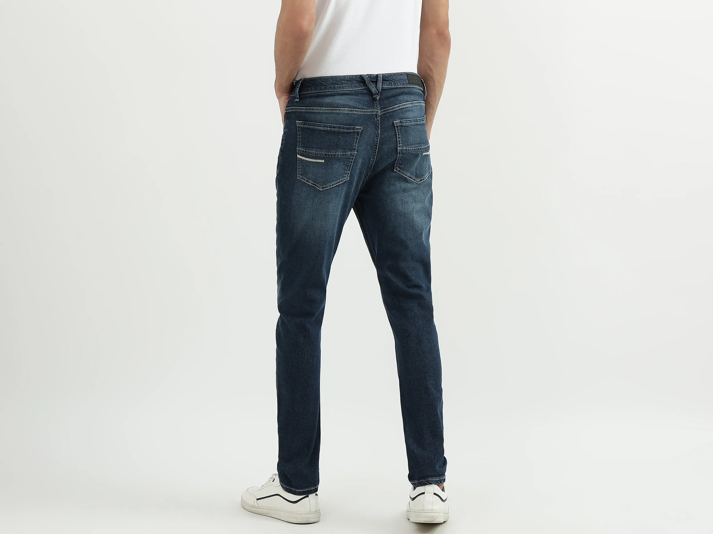 Men Solid Carrot Fit Jeans