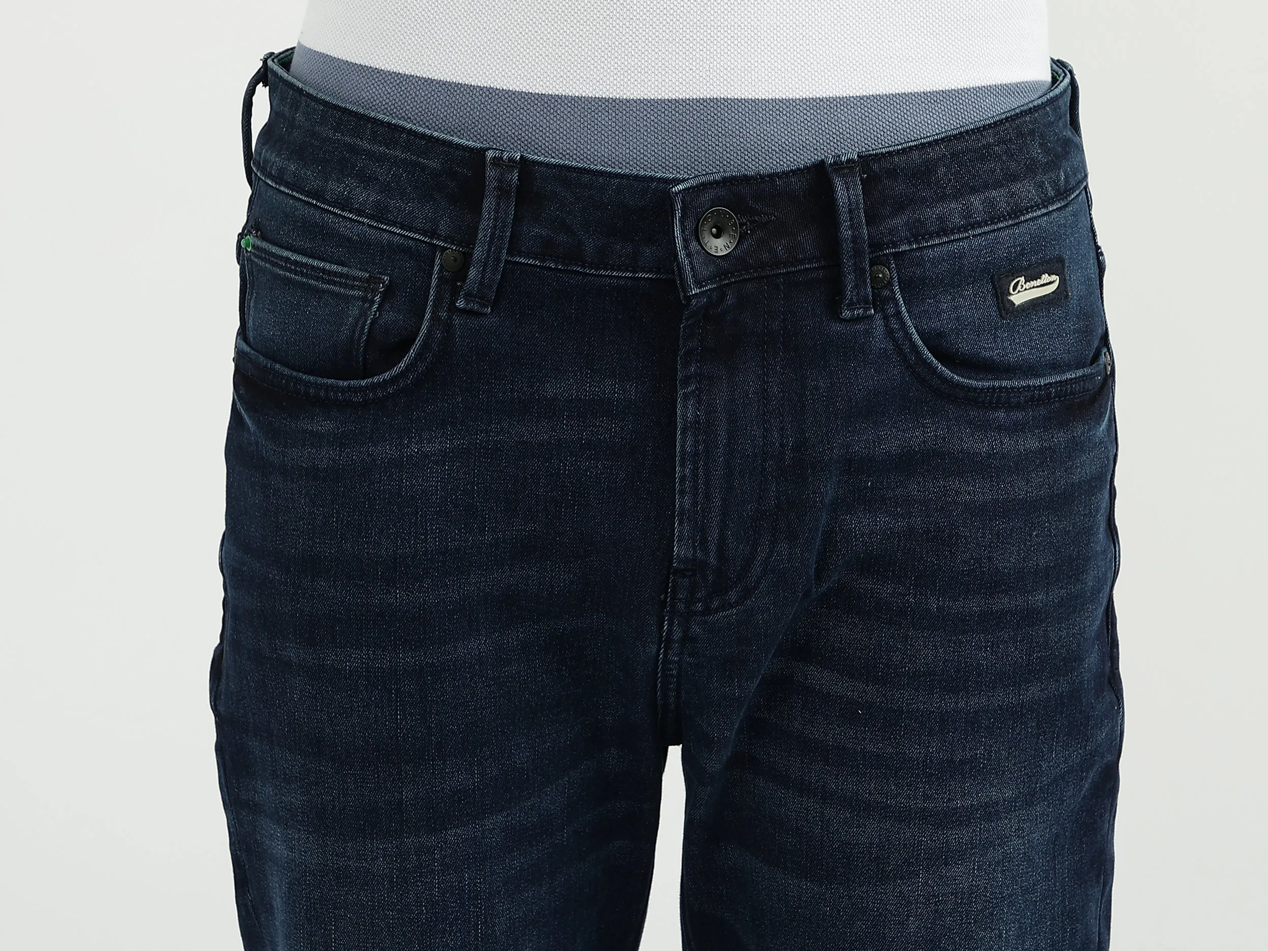 Men Solid Carrot Fit Jeans