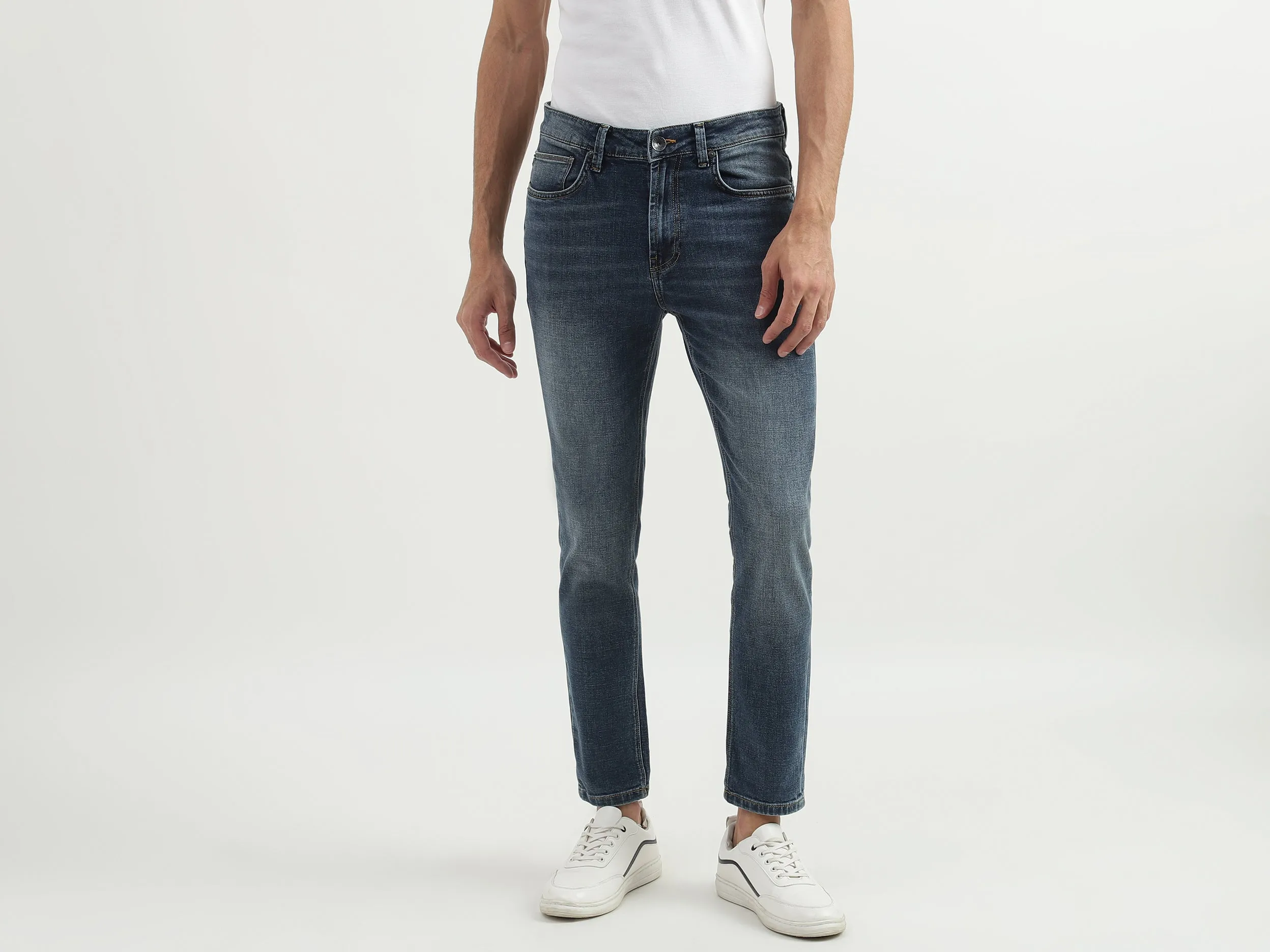 Men Solid Regular Fit Jeans