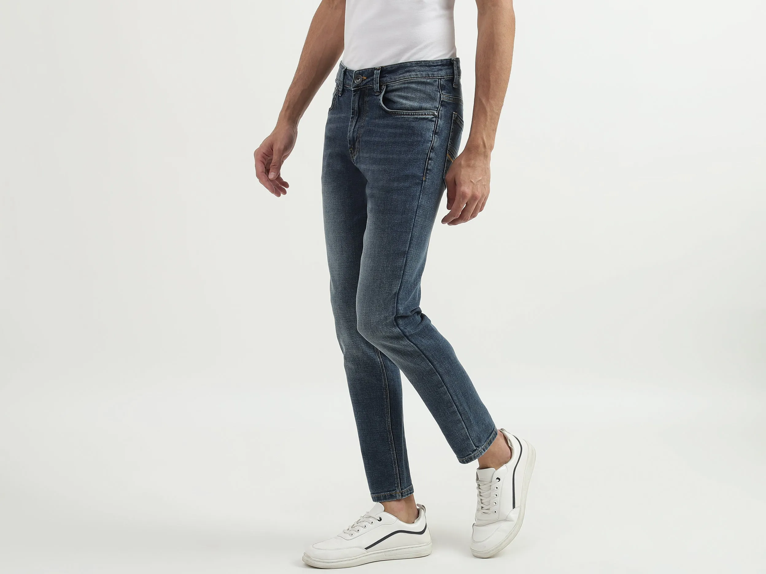 Men Solid Regular Fit Jeans