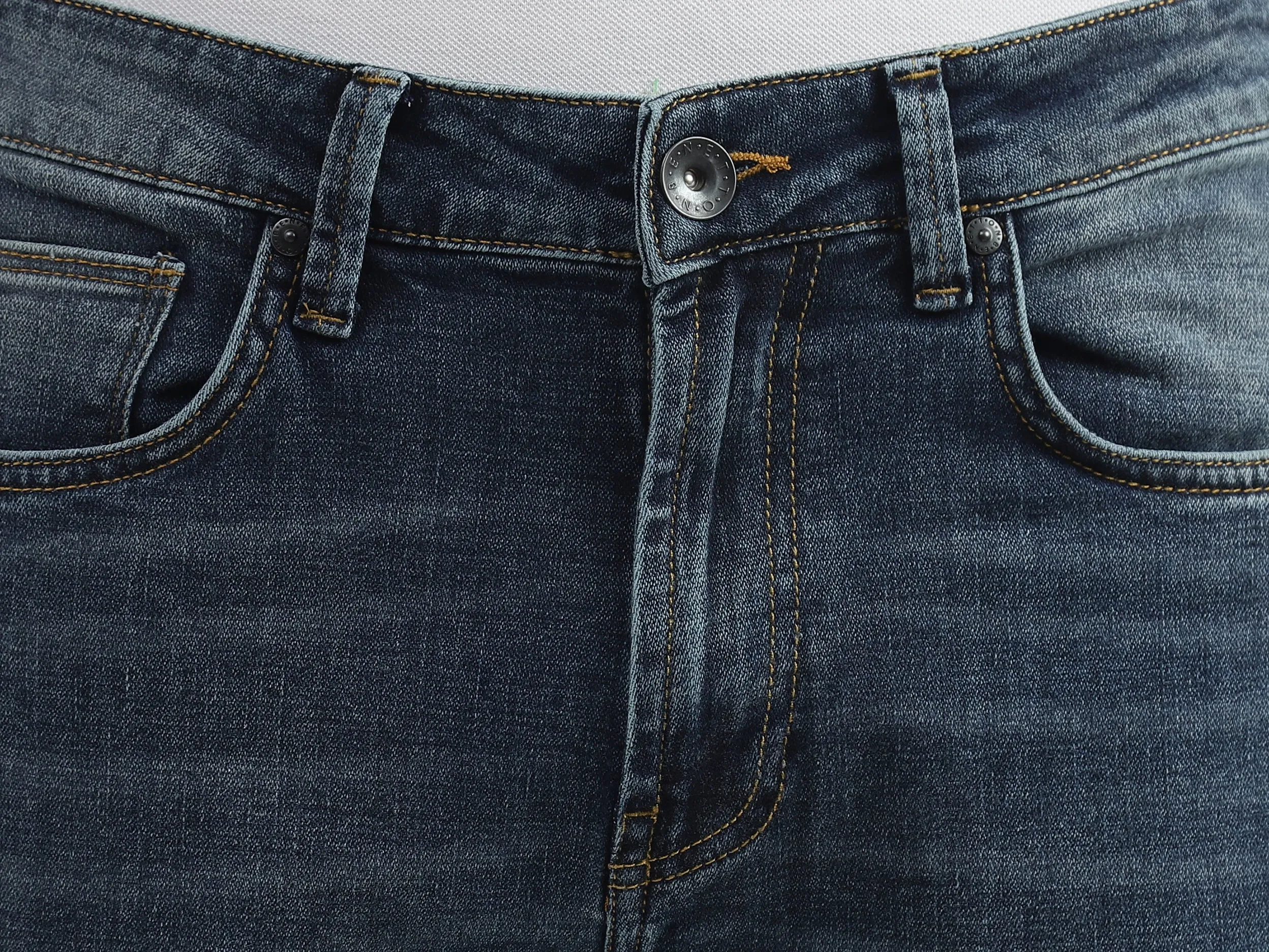 Men Solid Regular Fit Jeans