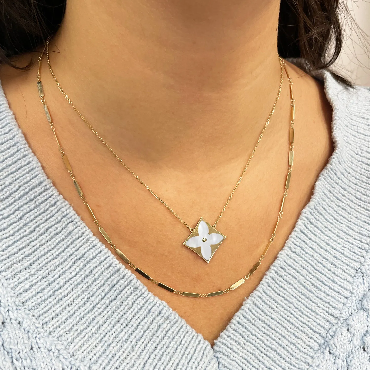 Mother of Pearl Luxe Flower Necklace