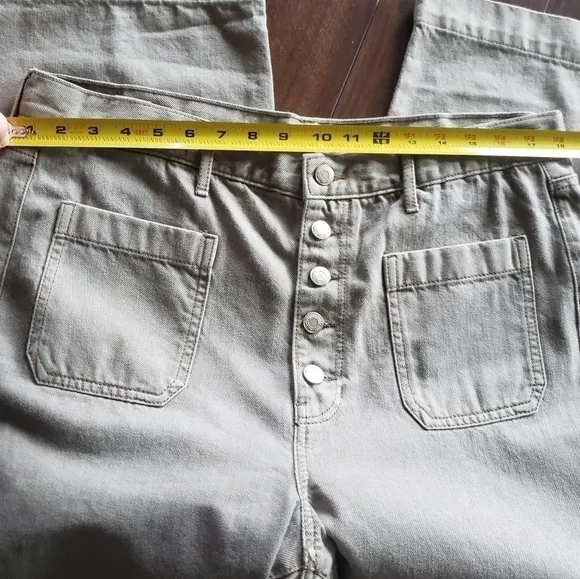 NEW! AMERICAN EAGLE High Rise Crop Denim Jeans 16.