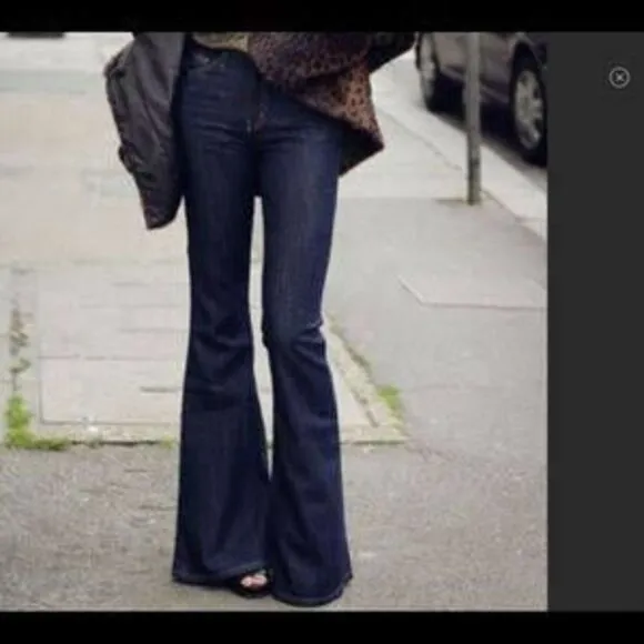 New. Current Elliott stretch dark denim jeans with raw hem. May fit a 28 tall