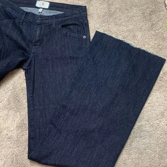 New. Current Elliott stretch dark denim jeans with raw hem. May fit a 28 tall