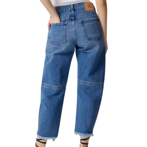 New with Tags BDG Urban Outfitters Tapered Cropped Womens Raw Hem Denim Jeans