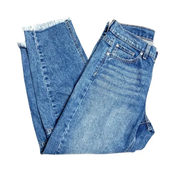 New with Tags BDG Urban Outfitters Tapered Cropped Womens Raw Hem Denim Jeans