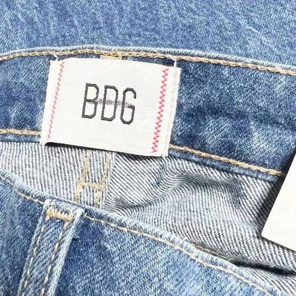New with Tags BDG Urban Outfitters Tapered Cropped Womens Raw Hem Denim Jeans