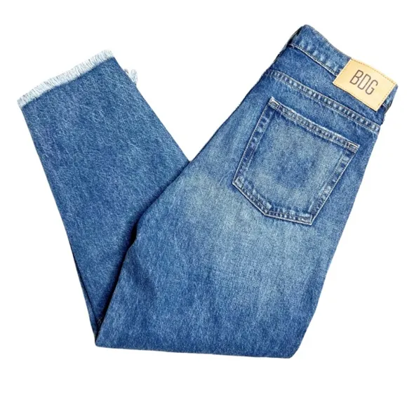 New with Tags BDG Urban Outfitters Tapered Cropped Womens Raw Hem Denim Jeans