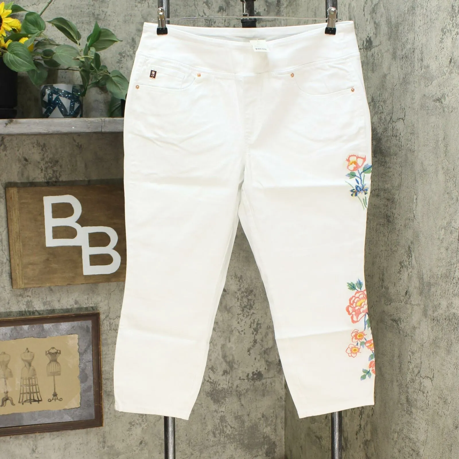 NWT Belle By Kim Gravel TripleLuxe Twill Floral Cropped Jeggings. A350523 16