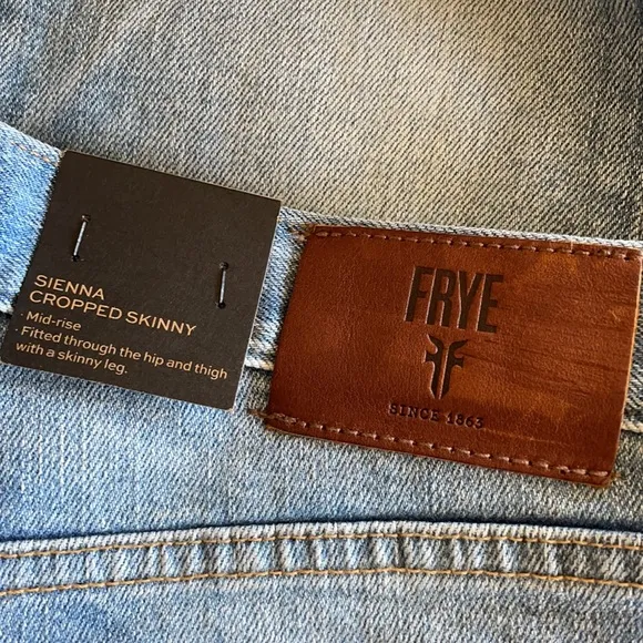 NWT FRYE Sienna Cropped Skinny Jean
