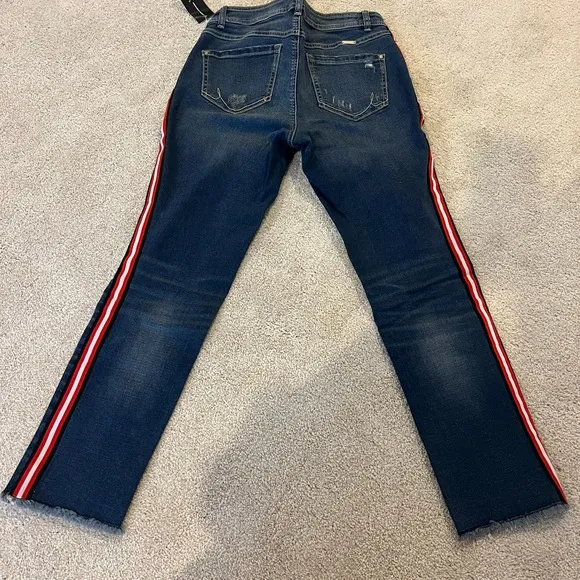 NWT Inc skinny leg curvy fit jeans