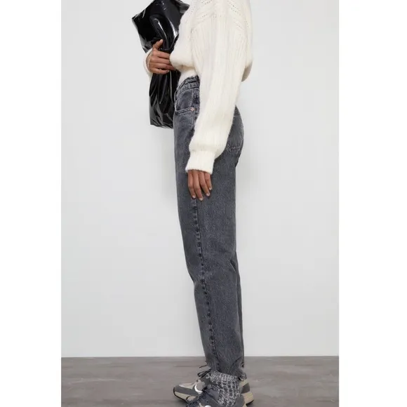 NWT ZARA CLASSIC MOM FIT HIGH RISE JEANS SZ-10