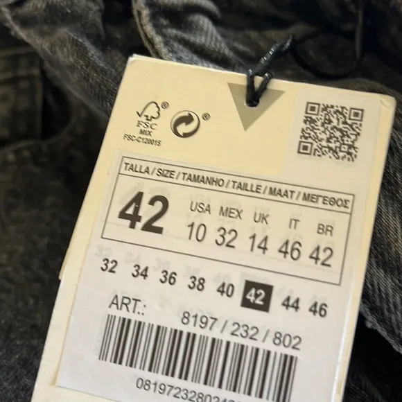NWT ZARA CLASSIC MOM FIT HIGH RISE JEANS SZ-10