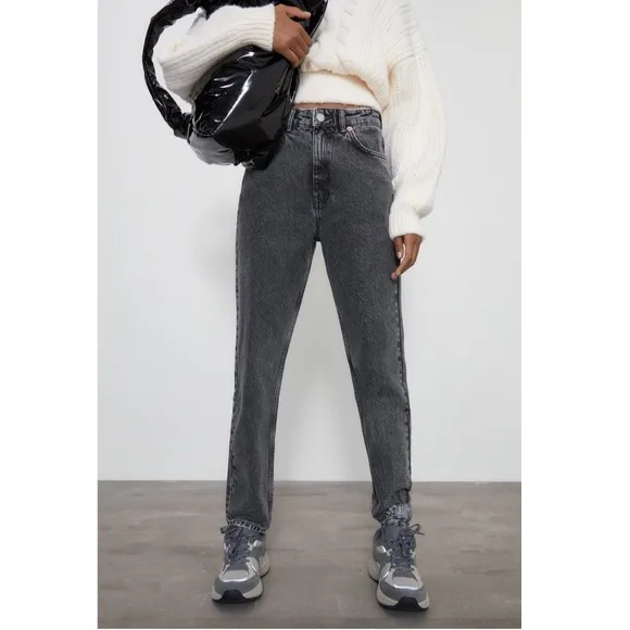 NWT ZARA CLASSIC MOM FIT HIGH RISE JEANS SZ-10