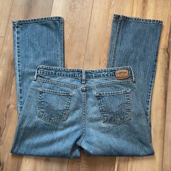 Signature Levi Strauss low rise boot cut cotton jeans women’s sz 10 short Misses