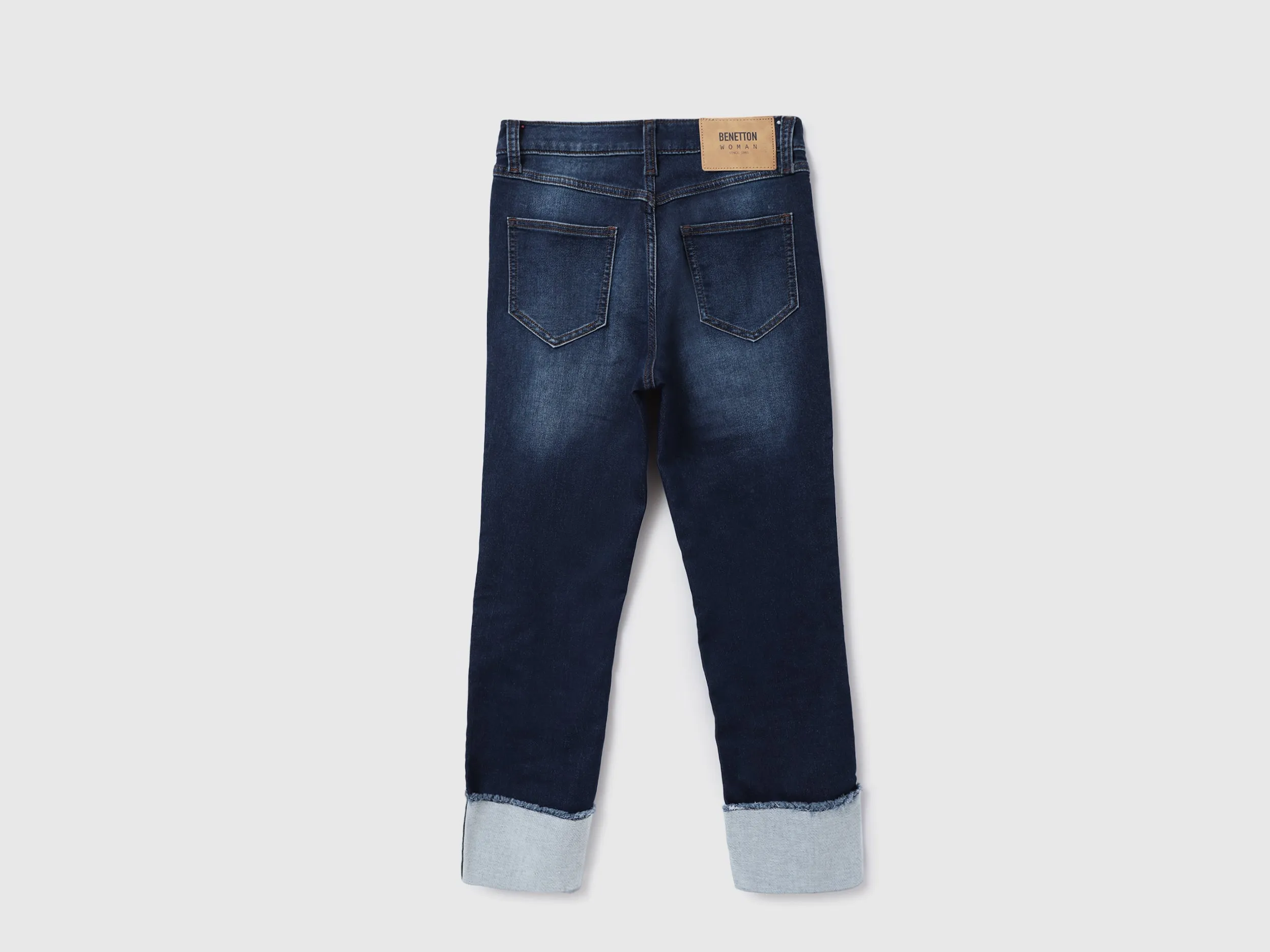 Solid Mid Rise Straight Fit Jeans