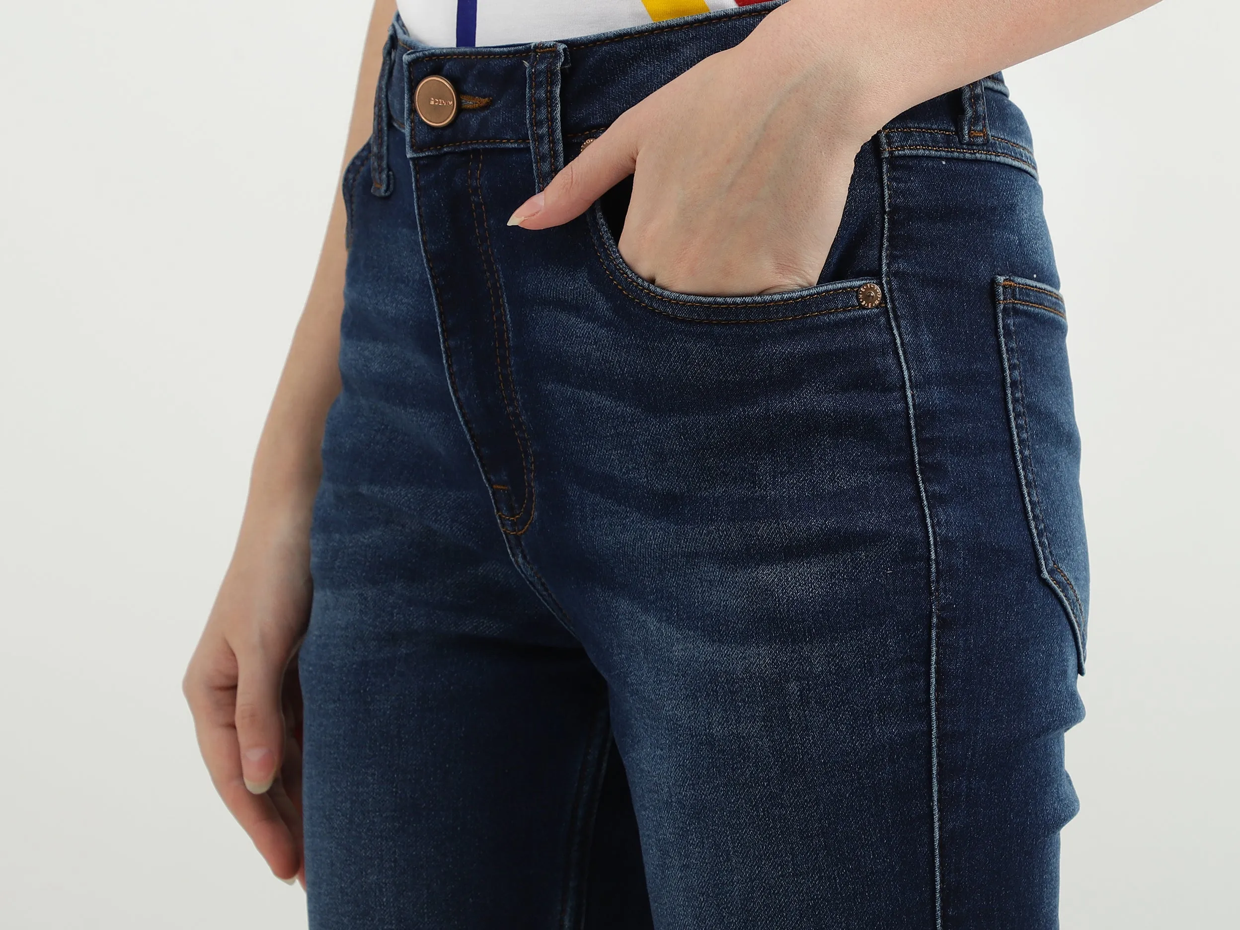 Solid Mid Rise Straight Fit Jeans