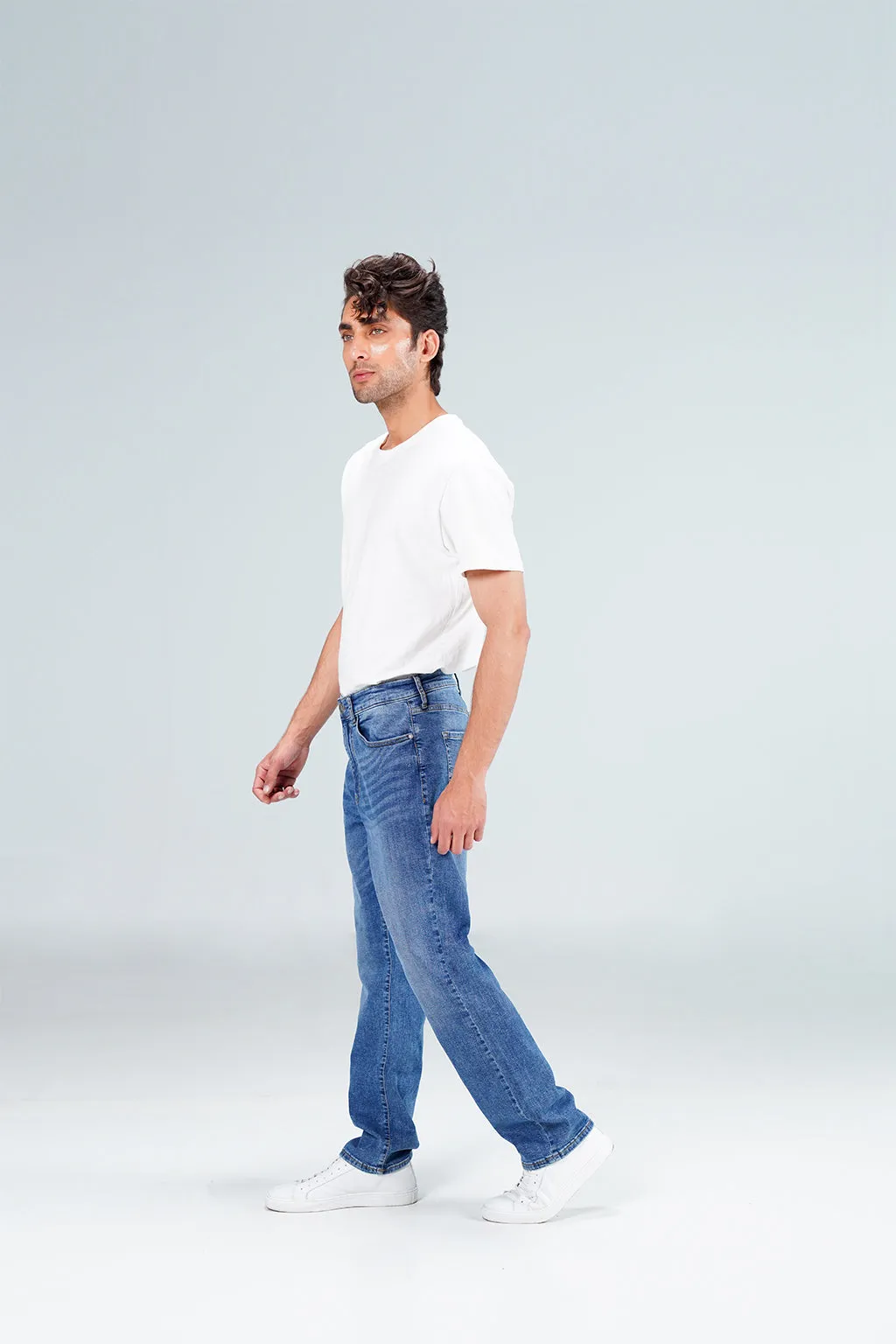 Straight  Strechable  Fit